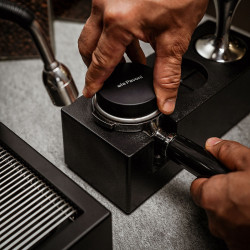 La Pavoni Leveler  – Profesionāls kafijas izplatītājs (melns)